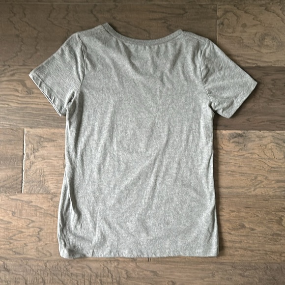 Don’t Stop Believing- XS holiday tee - Picture 3 of 3